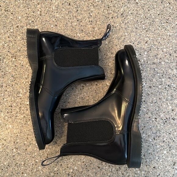 DR. MARTENS Flora Polished Smooth Chelsea Boot *NEW* - Picture 10 of 13